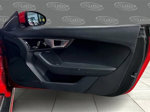 Used 2017 Jaguar F-TYPE Premium image 12