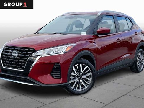 Used 2024 Nissan Kicks SV image 1