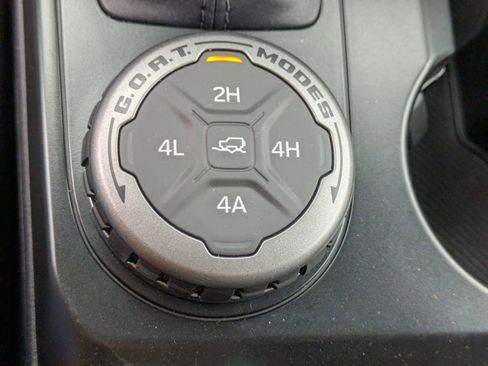 New 2025 Ford Bronco Badlands image 25