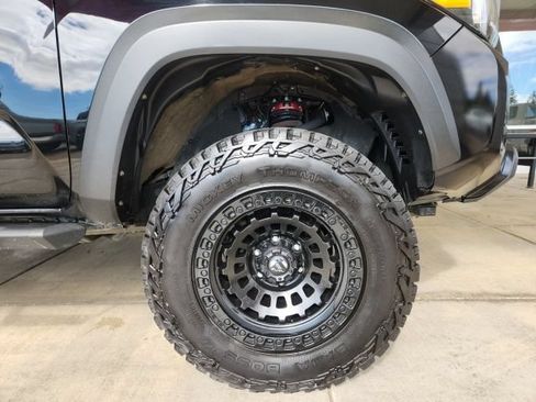 Certified 2021 Toyota Tacoma TRD Off-Road AWD/4WD image 8