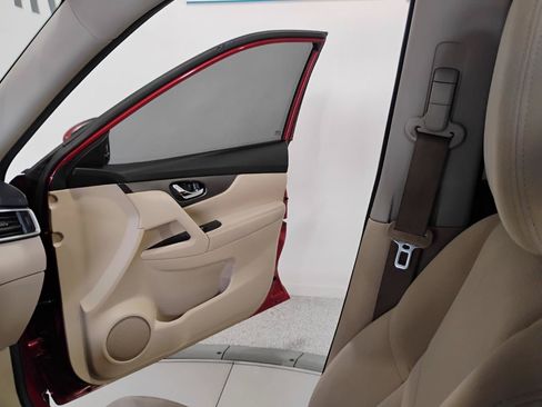 Used 2015 Nissan Rogue S FWD image 79