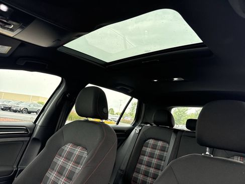 Used 2015 Volkswagen GTI S FWD image 22