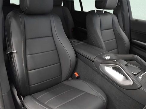 New 2026 Mercedes-Benz GLS 450 4MATIC image 6