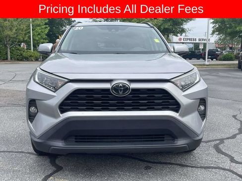 Used 2020 Toyota RAV4 XLE AWD/4WD image 8