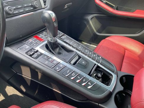 Used 2018 Porsche Macan GTS AWD/4WD image 19