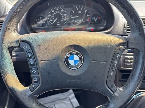 Used 2004 BMW 325i Sedan RWD image 23