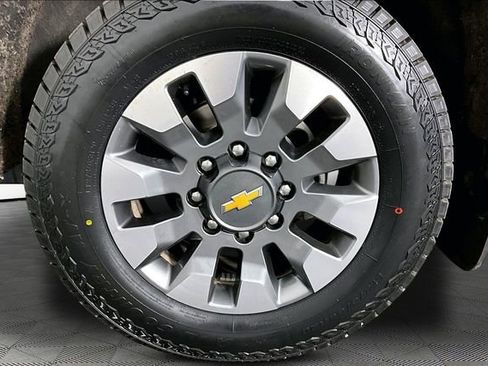 Used 2023 Chevrolet Silverado 2500 Custom w/ Custom Convenience Package AWD/4WD image 30