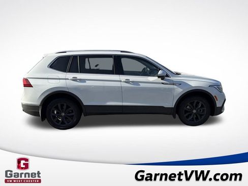 Used 2024 Volkswagen Tiguan SE image 6