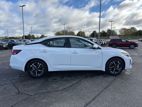 New 2025 Nissan Sentra SV image 4