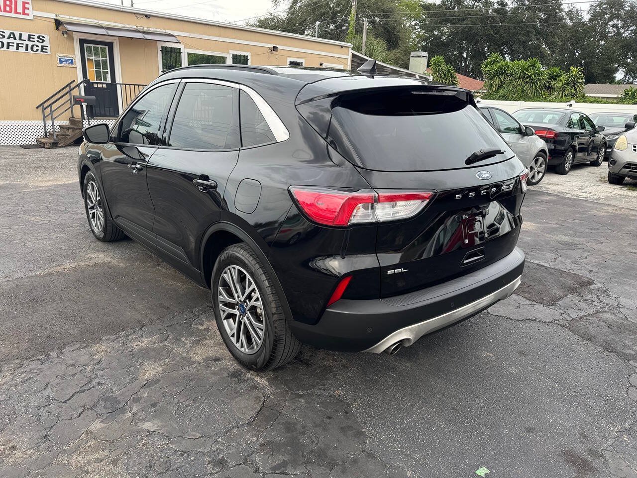 Used 2022 Ford Escape SEL w/ Technology Package FWD image 6
