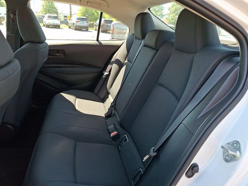 Used 2025 Toyota Corolla LE FWD image 11