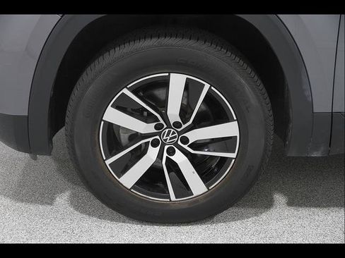 Used 2023 Volkswagen Atlas SE AWD/4WD image 23