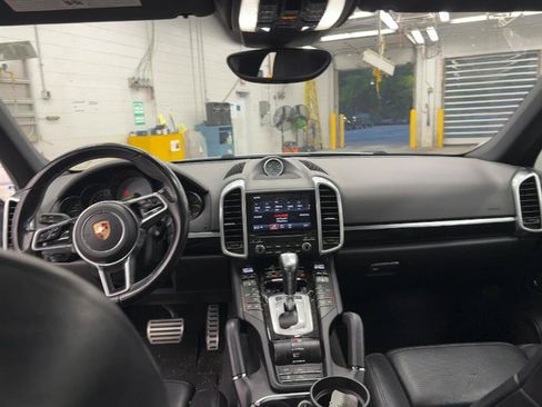 Used 2017 Porsche Cayenne S Platinum w/ Premium Package Plus (Pjy) AWD/4WD image 5