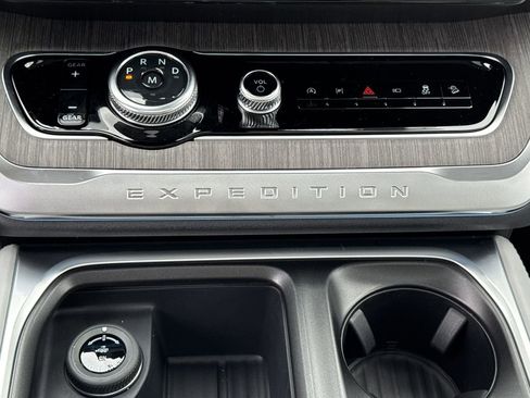 New 2026 Ford Expedition Platinum w/ Platinum Ultimate Package image 33