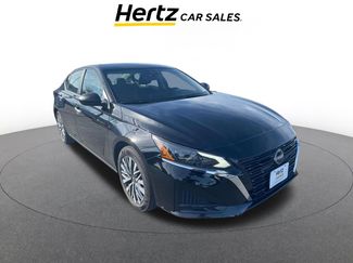 Used 2025 Nissan Altima 2.5 SV video 1