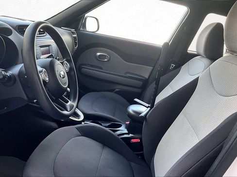 Used 2015 Kia Soul image 16