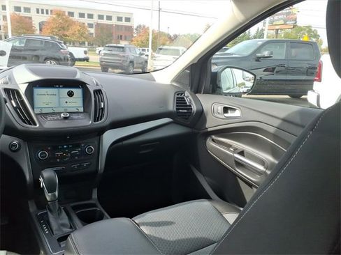 Used 2019 Ford Escape SE image 13