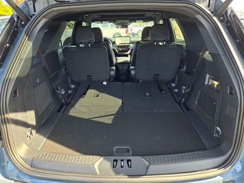 New 2026 Ford Explorer ST-Line w/ ST-Line Street Pack image 18