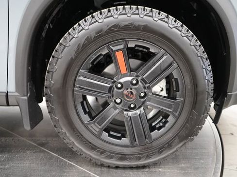 Used 2025 Nissan Rogue SV AWD/4WD image 59