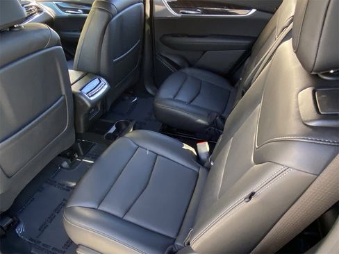 Certified 2025 Cadillac XT6 Premium Luxury image 17