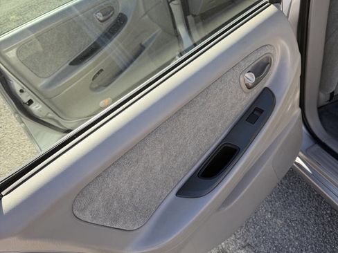 Used 2003 Nissan Maxima GXE image 11