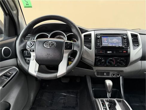 Used 2014 Toyota Tacoma PreRunner image 28