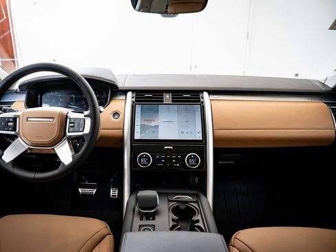 New 2026 Land Rover Discovery Limited Edition image 28
