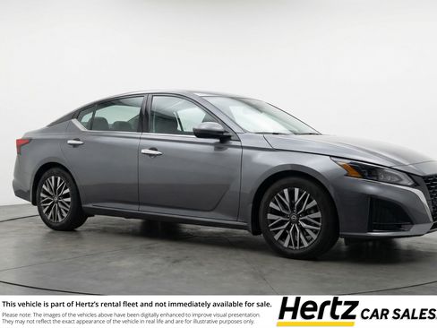 Used 2025 Nissan Altima 2.5 SV image 1