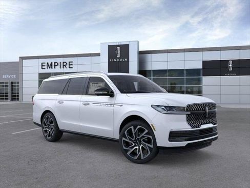 New 2026 Lincoln Navigator L Reserve AWD/4WD image 7