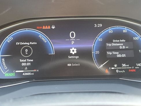 Used 2023 Toyota Venza Limited image 22