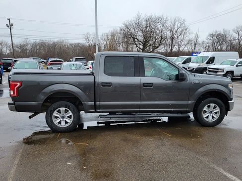 Used 2017 Ford F150 XLT AWD/4WD image 3