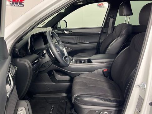 Used 2024 Hyundai Palisade Calligraphy image 24