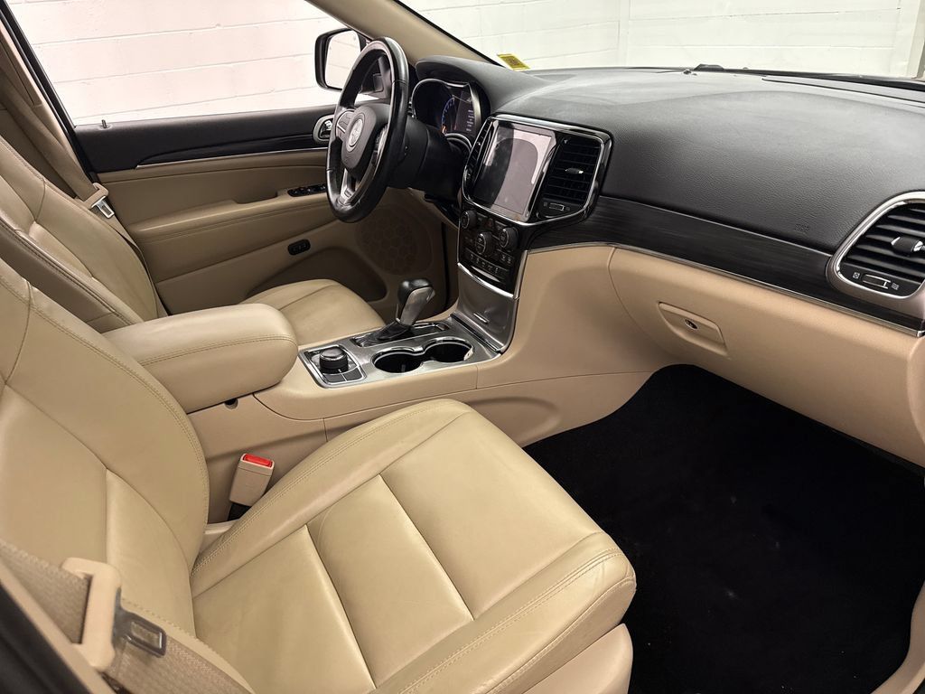 Used 2020 Jeep Grand Cherokee Limited AWD/4WD image 28