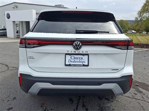 New 2025 Volkswagen Tiguan S image 9