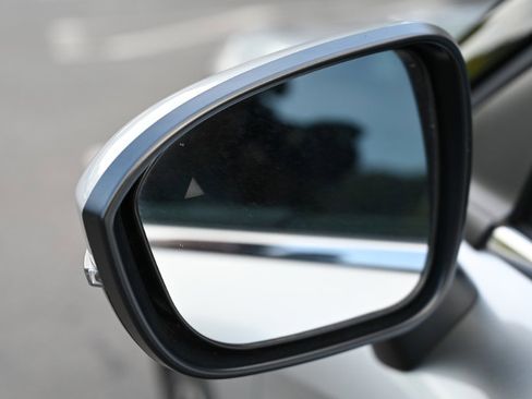 Used 2023 Mitsubishi Outlander SEL image 13