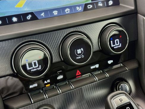 Used 2024 Jaguar F-TYPE R-Dynamic RWD image 17