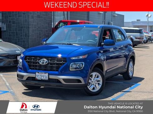 Used 2025 Hyundai Venue SE FWD image 1