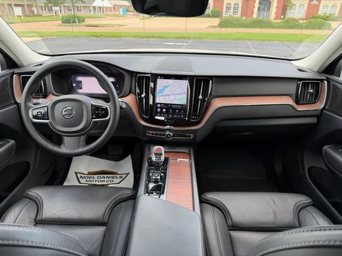 Used 2023 Volvo XC60 B5 Ultimate w/ Climate Package FWD image 20