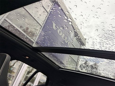 Used 2023 Volvo XC40 Recharge Ultimate image 41