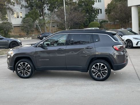 Used 2023 Jeep Compass Limited image 3