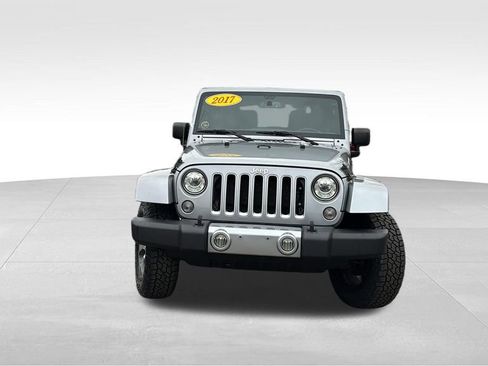 Used 2017 Jeep Wrangler Sahara image 2