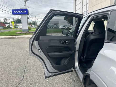 Used 2025 Volvo XC60 B5 Plus AWD/4WD image 13