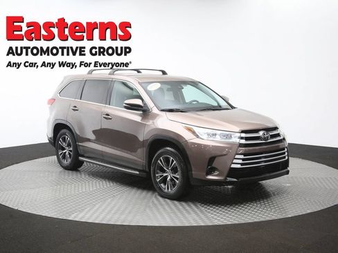 Used 2019 Toyota Highlander LE FWD image 48