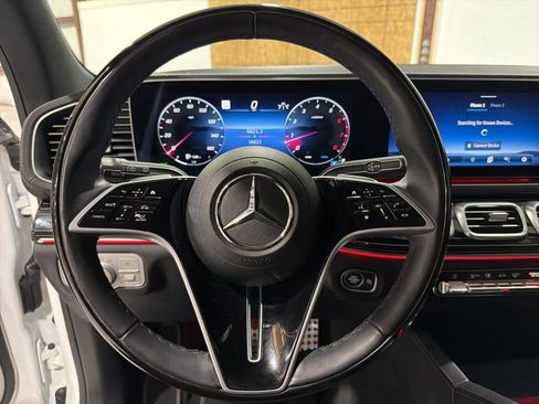 Used 2024 Mercedes-Benz GLS 450 4MATIC image 11
