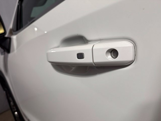 Used 2024 GMC Sierra 1500 SLE AWD/4WD image 4