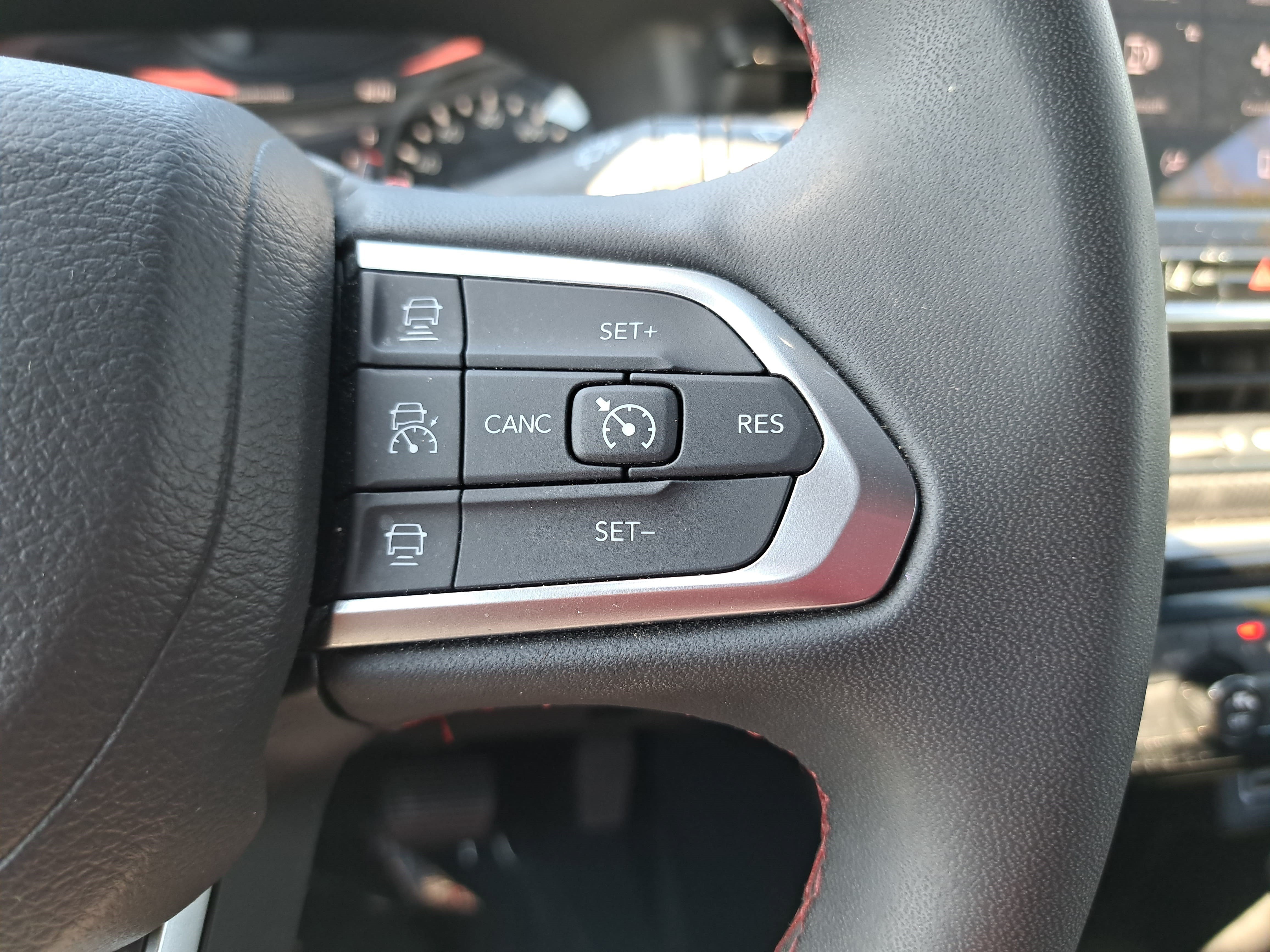 Used 2024 Jeep Compass Trailhawk AWD/4WD image 17