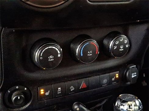 Used 2016 Jeep Wrangler Sahara image 24