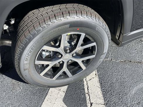 New 2025 Jeep Grand Cherokee L Limited image 39