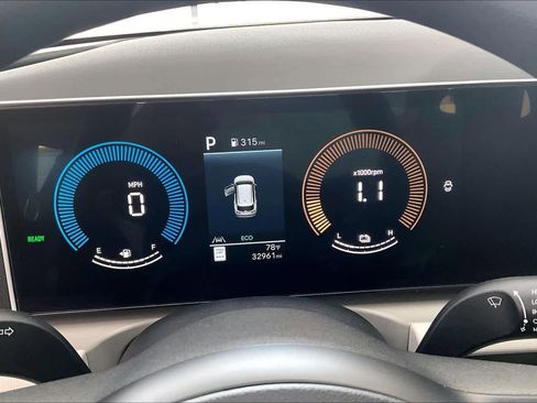 Certified 2025 Hyundai Tucson Blue image 24