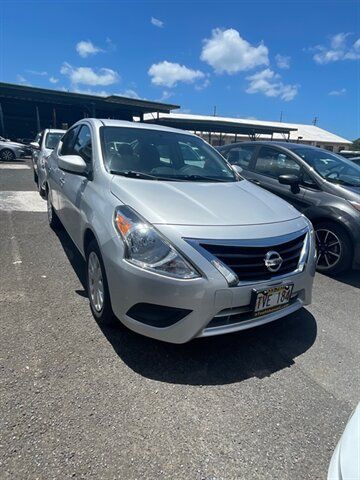 Used 2019 Nissan Versa SV FWD image 1